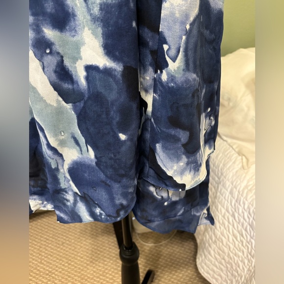 Soft Surroundings Medium Watercolor Blue White Tulip hem tank top shirt tunic - Picture 11 of 15